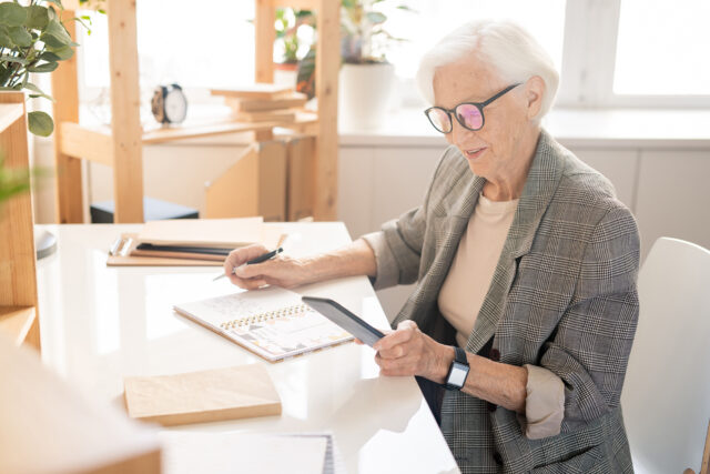 Who Claims Social Security While They Are Still Working – and Why Do They Do It? – Center for Retirement Research Who Claims Social Security While They Are Still Working – and Why Do They Do It? – Center for Retirement Research